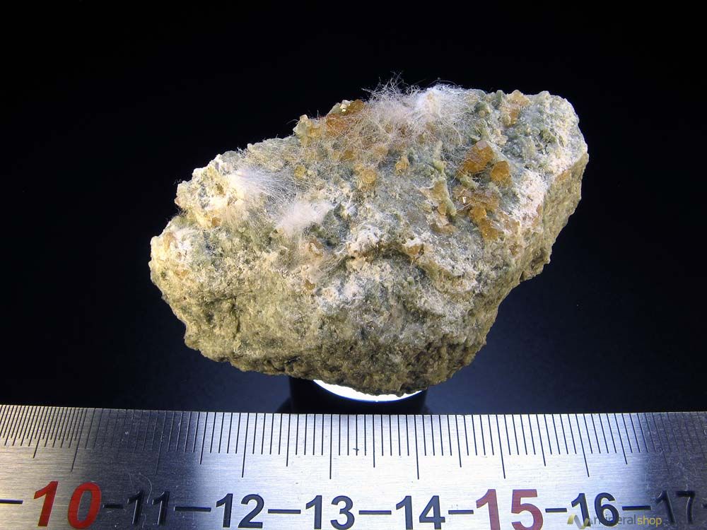 Гранат, актинолит (МА 833)